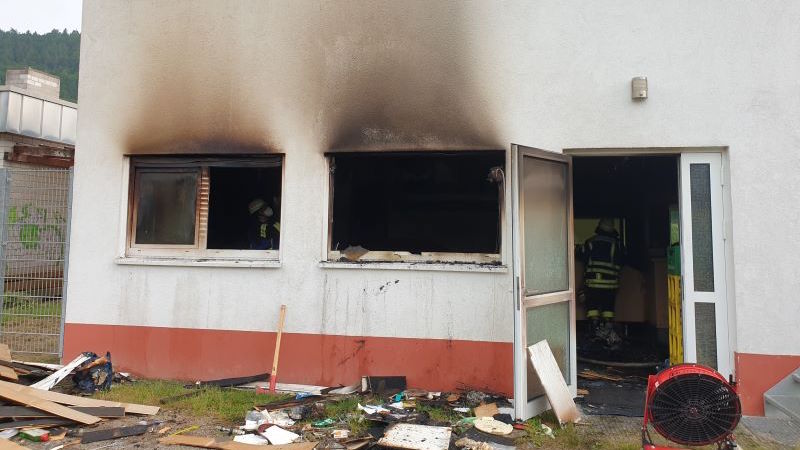 Bild "Einsatzberichte:20210607_Einsatz_Schwimmbadstr.jpg"